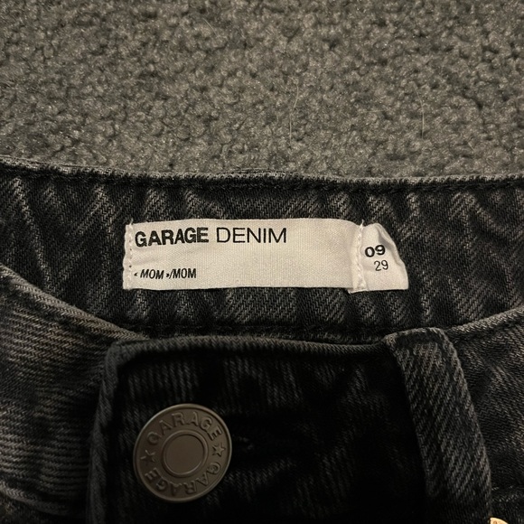 Garage Mom Jeans - Picture 3 of 3